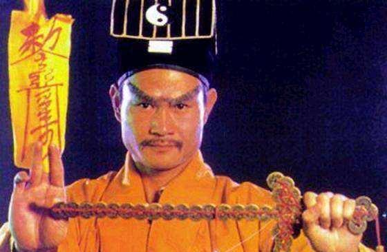 桃木剑,八卦镜,手法炫酷的林正英,究竟是不是真道士?_腾讯新闻