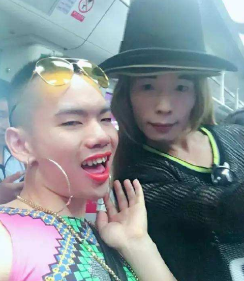 那个被叫做"百元哥"的男人,因一句话走红网络,他如今过得怎么样?