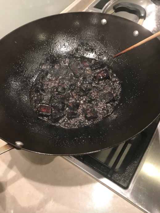 要想留住女生的心,先要留住女生的胃,尽管梦泪的家里已经请了保姆