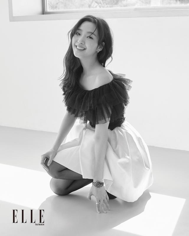 金高银光脚丫也时尚最爱拍打戏 金高银 香奈儿 李敏镐 Elle