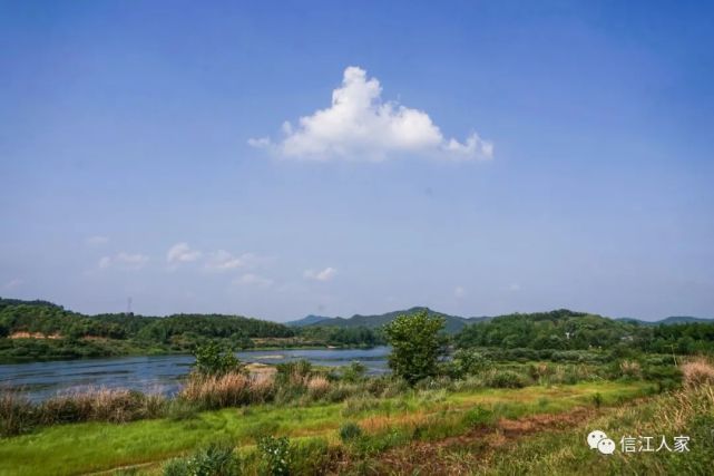 遊覽了鳳凰湖景區國家礦山公園,聚遠樓之後,中午時分趕到海口鎮海口村