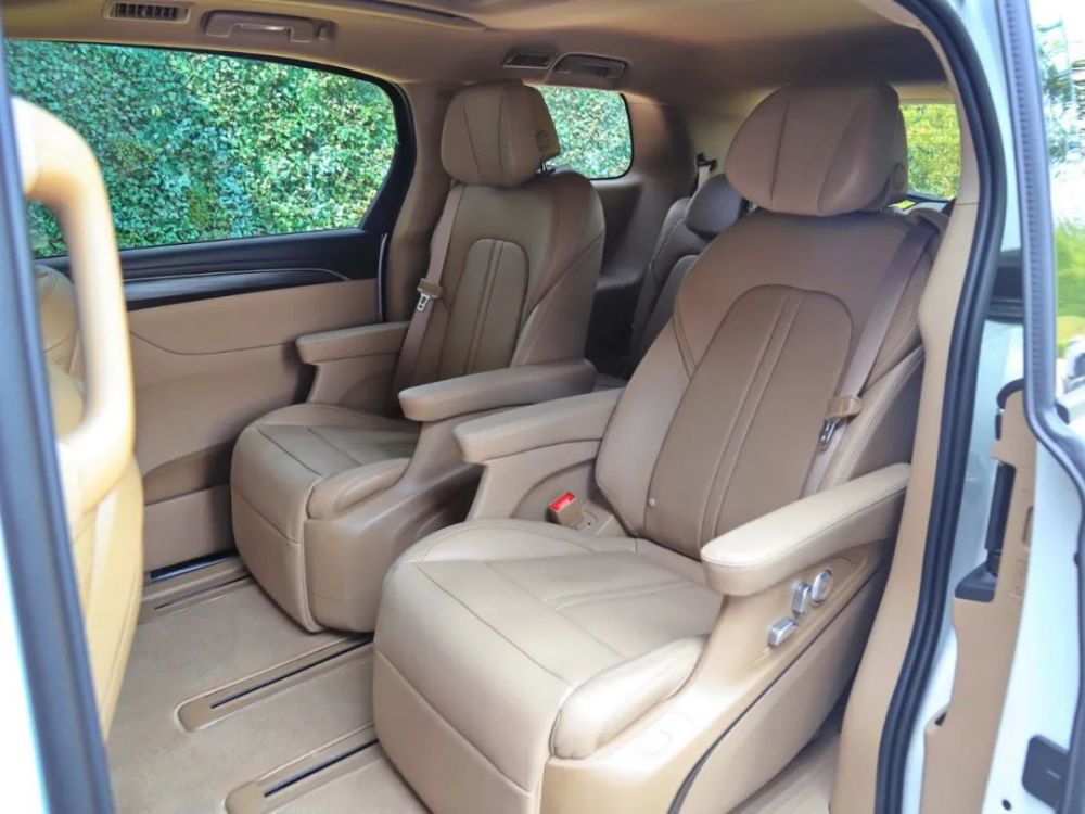 同级中的霸主新款gl8es陆尊陆上公务舱上市换装全新20t