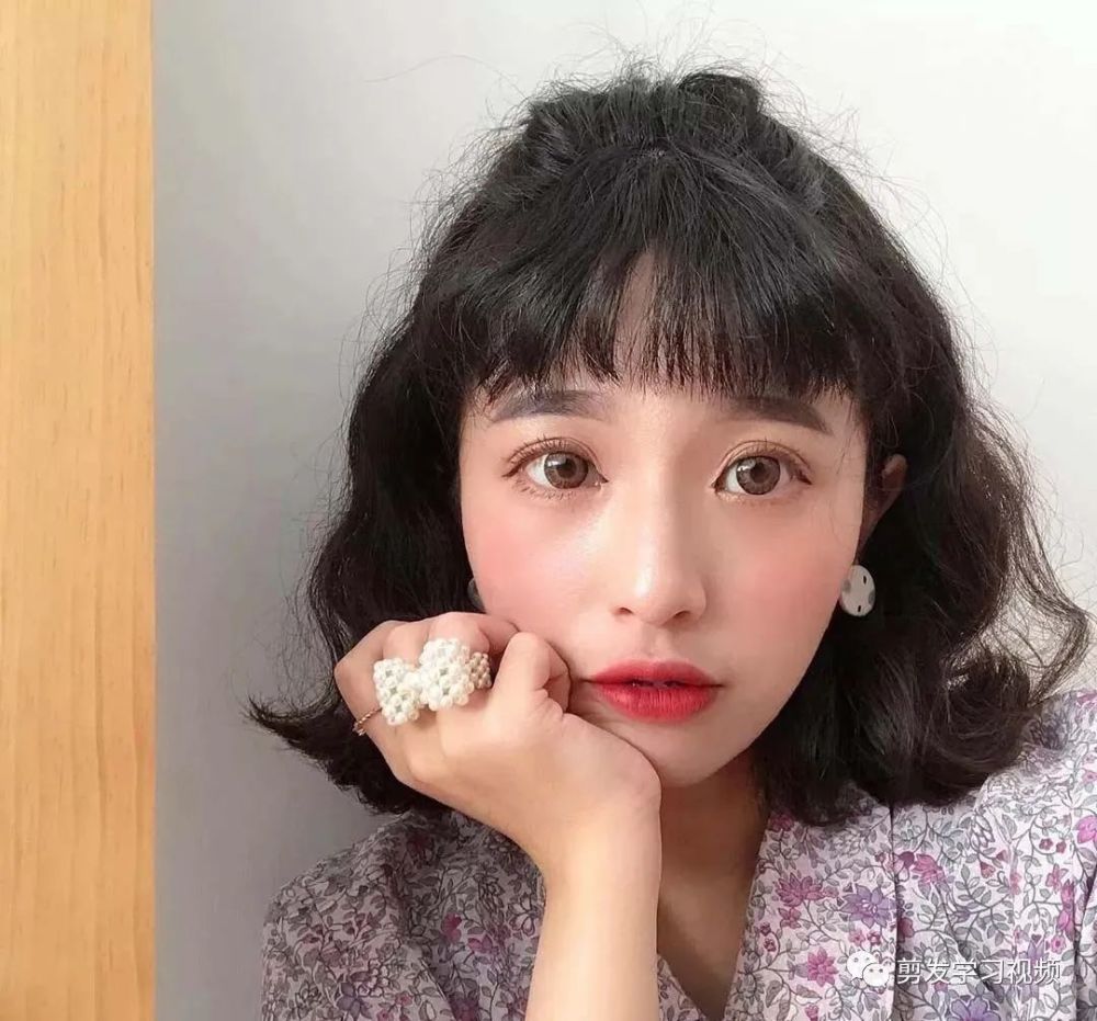 2020流行"王炸发型"-毛毛卷短发