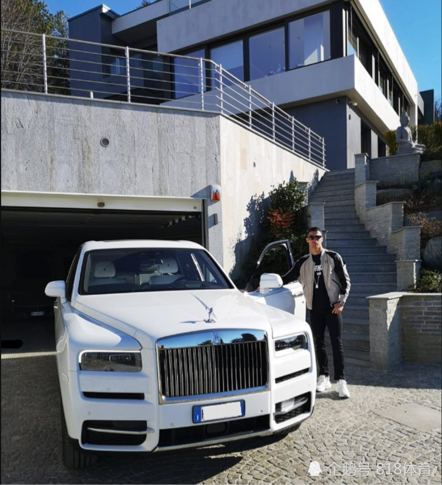 C罗隔离豪宅曝光 6卧6浴双栋别墅俯瞰都灵 停放布加迪等18辆豪车 腾讯新闻