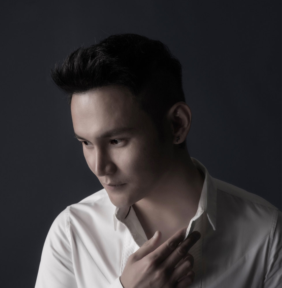 由《中国好声音》和《中国新歌声》节目中优秀的人气歌手李维,刘珂