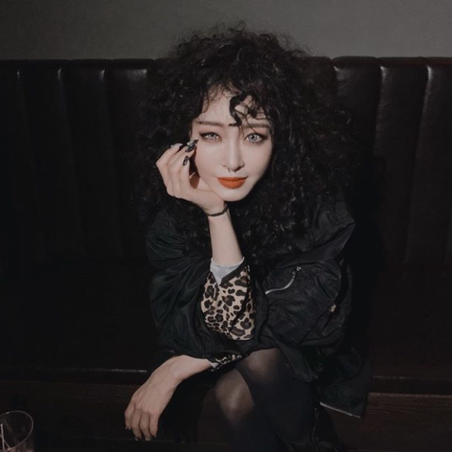 38岁"高龄"韩艺瑟,岁月停留,如同20岁小花!