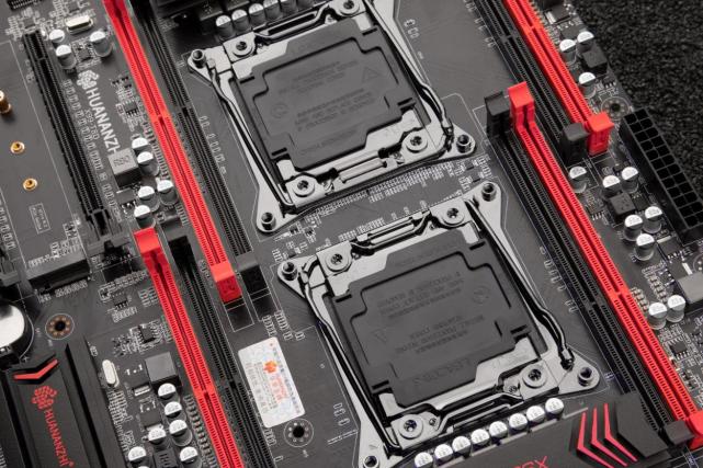 2673v3/2629v3/2649v3/2669v3/2696v3华南x99-t8d主板的尺寸为300*320