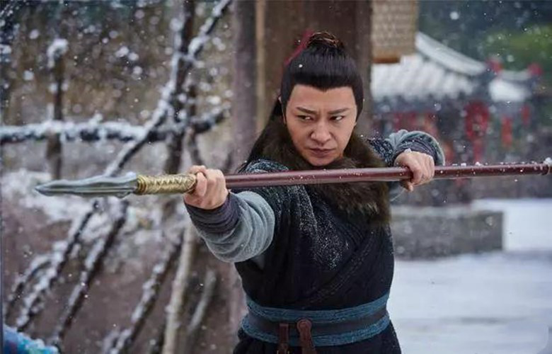 杨铁心剧照不仅如此,在《神雕侠侣》一书中,主角杨过则被安排为杨铁心