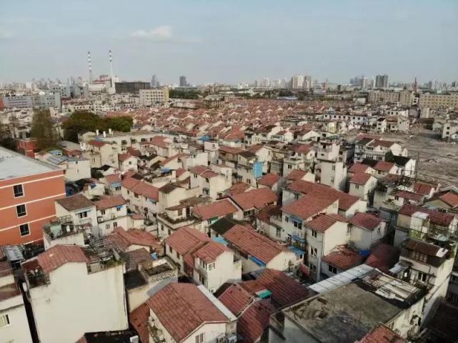 大桥街道90街坊是杨浦区最大的单体旧改基地,共3600多户居民,这里居住