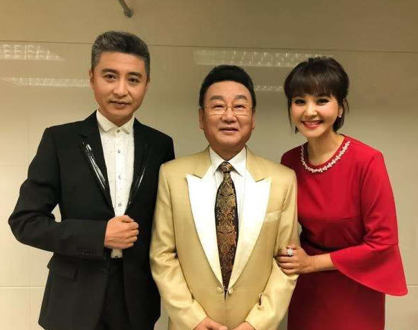 46岁方琼近照,隐瞒了16年的恩人老公,原来是我们熟悉的他|方琼|央视