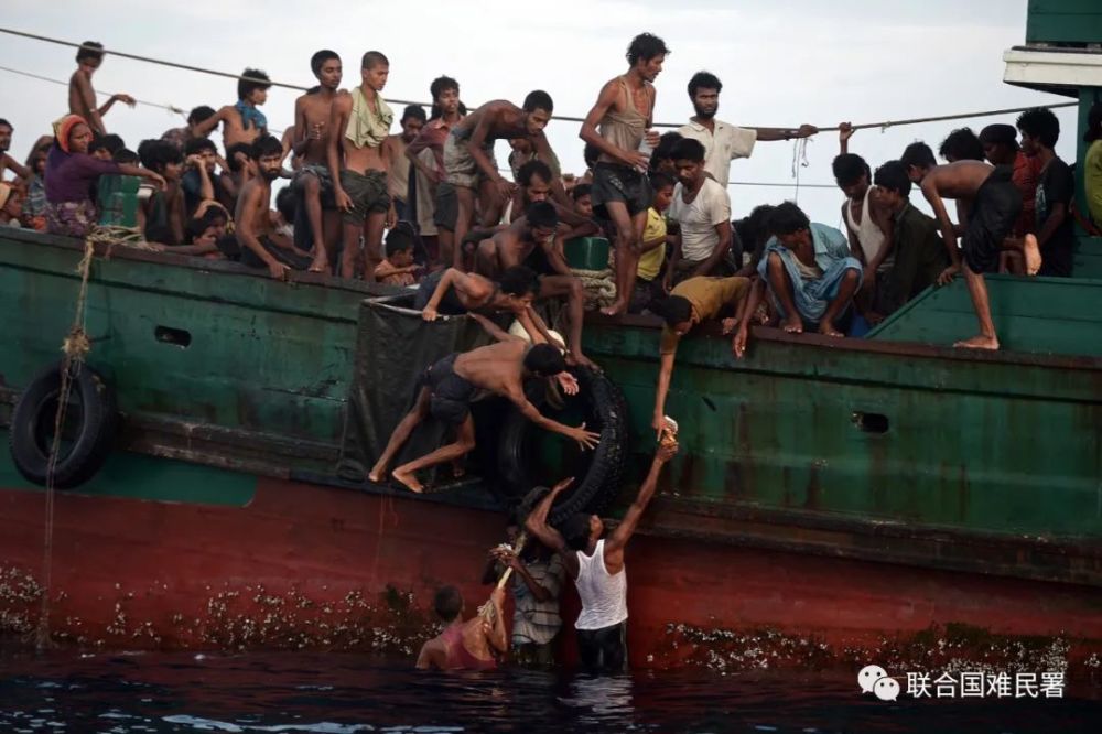 新闻评论:难民和寻求庇护者海上移徙问题