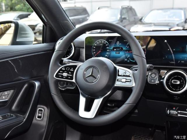 28万元 国产奔驰a级新车型上市|奔驰a级|运动轿车|奔驰a180