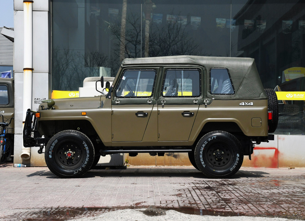 在所有的国产车型当中,有一款非常特殊的车型,这就是北汽bj212,老车迷