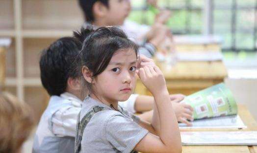 每每想到开学就能想起来之前的人气综艺《一年级》