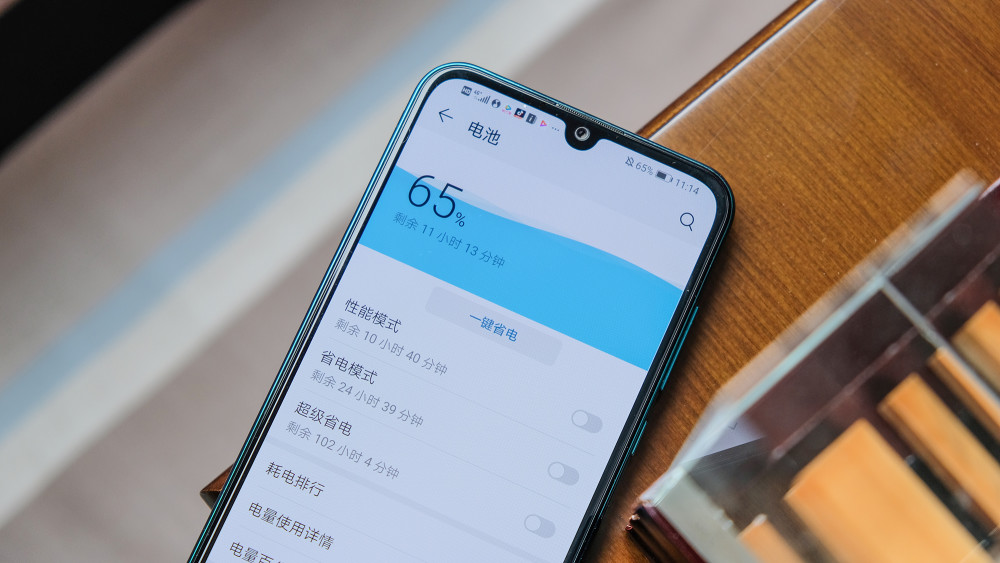 充电宝厂家的眼中钉!荣耀play4t pro续航实测:能用两天太强了