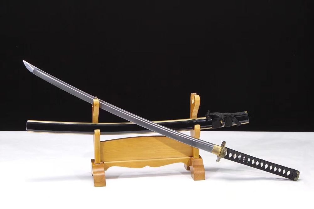 也不一定是人 花草树木 鱼虫鸟兽 连我家的臂力器 架子上的刀枪剑棍