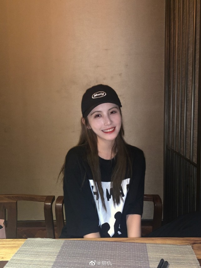 甜仇的资料中显示,她的名字叫做仇琳琳,山东淄博人,当年她在抖音中