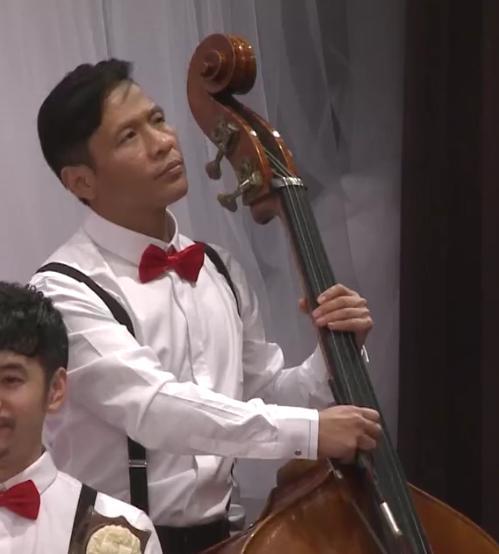 刘老根大舞台最强阵容赵本山久违露面精神抖擞宋小宝拉大提琴