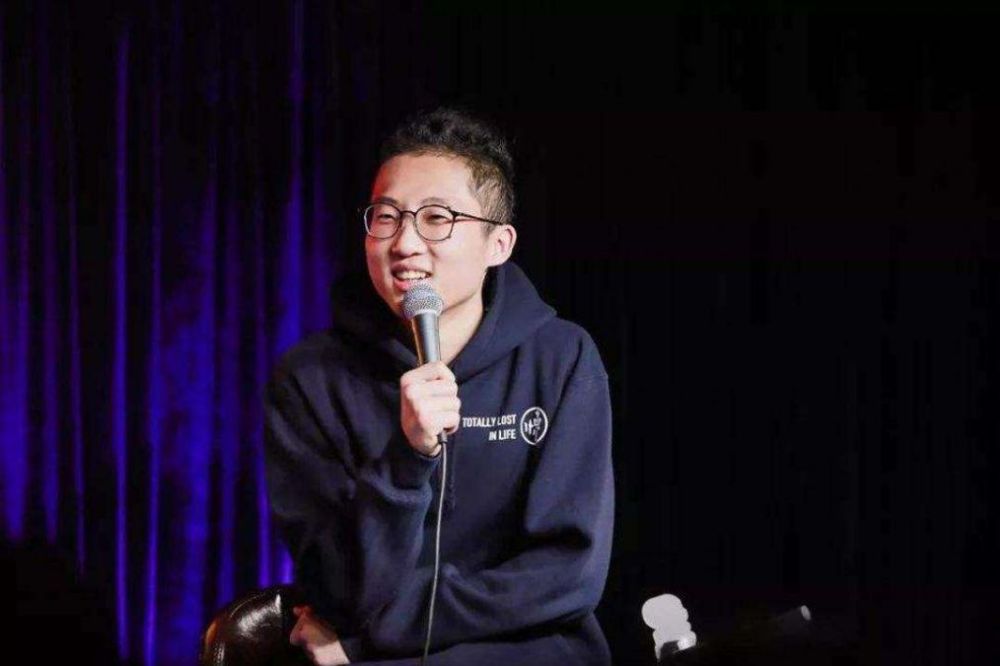 其实事情起因是这样的,因为池子之前在李诞创立的笑果文化公司工作