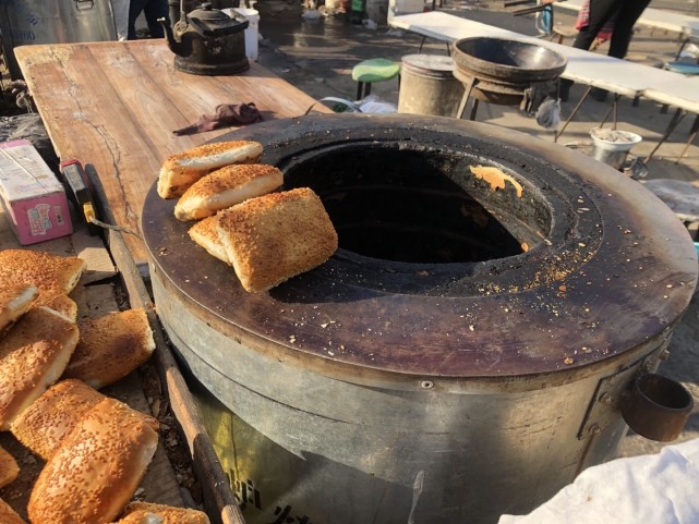 缸炉烧饼一口下去酥脆掉渣是石家庄人对家乡的味蕾记忆
