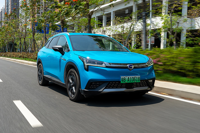 风驰电掣的加速感试驾广汽新能源aionlx80d