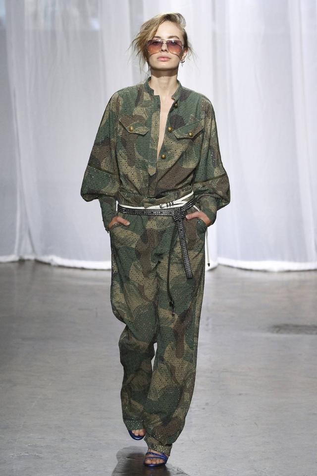 阳刚又硬朗迷彩元素先pick为敬