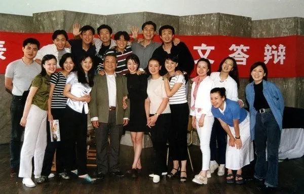 表演专业科班出身的刘琳当年与徐静蕾,刘孜,谢润并称北影93级四朵金花