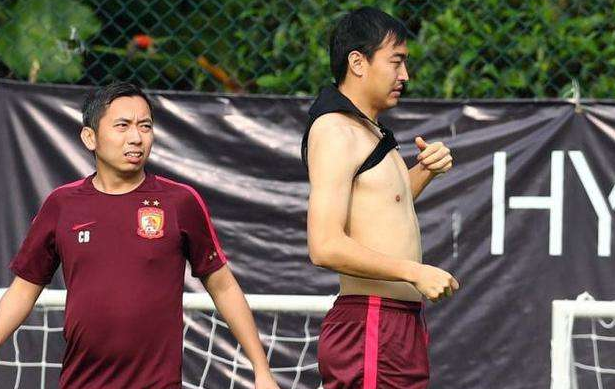 而且在这个报道发布出来之后,王永珀就说明了这个照片的来源,他声称这