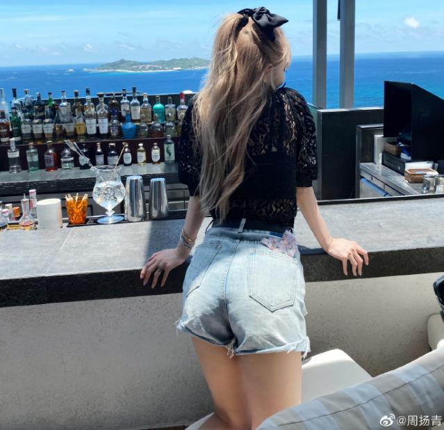 周扬青|什么节奏？周扬青疑似与罗志祥爱徒“三儿”泡酒吧，举止亲密
