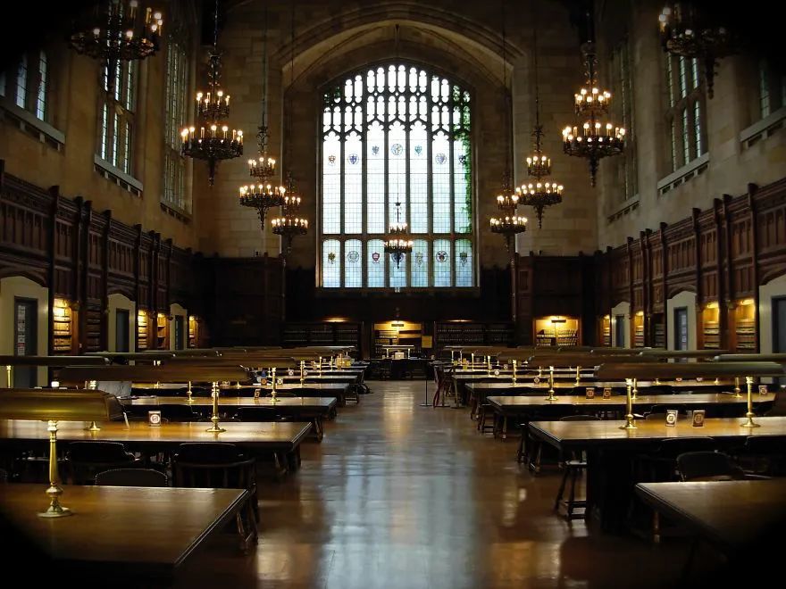 捷克·布拉格|设计师喜欢的100座图书馆，中国才占两个？