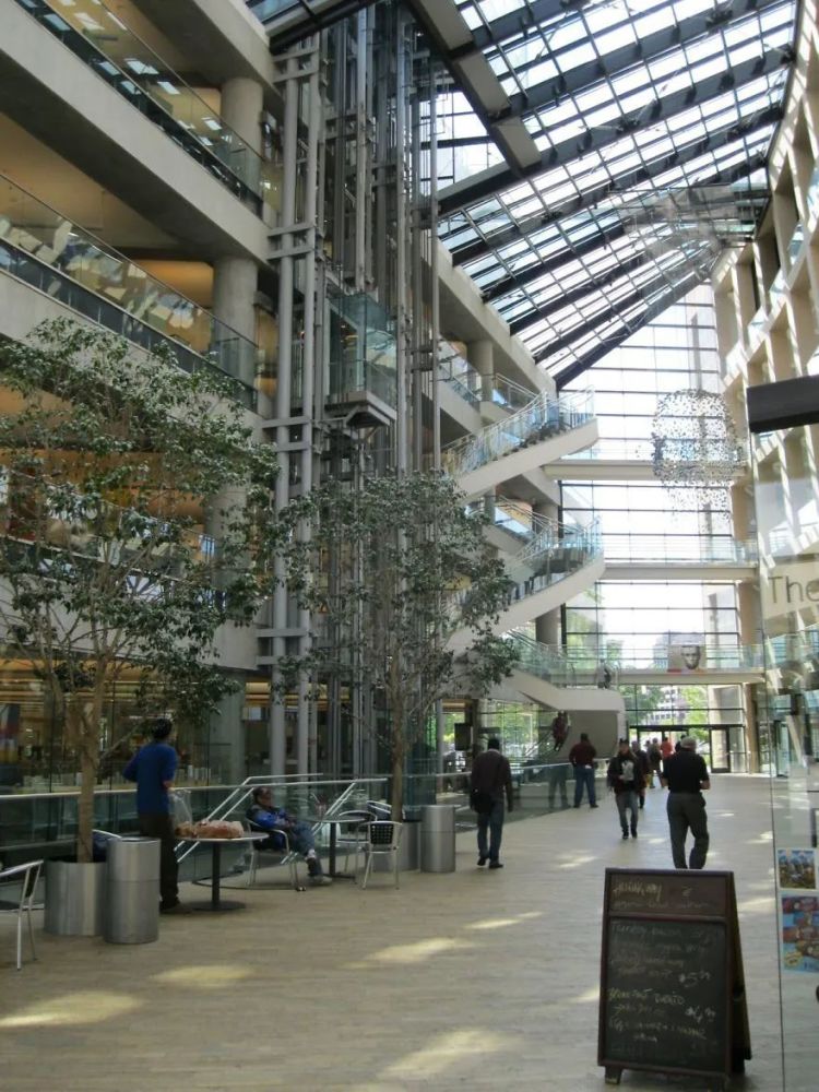 捷克·布拉格|设计师喜欢的100座图书馆，中国才占两个？