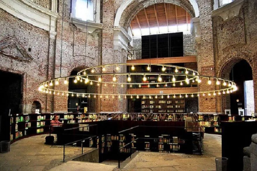 捷克·布拉格|设计师喜欢的100座图书馆，中国才占两个？