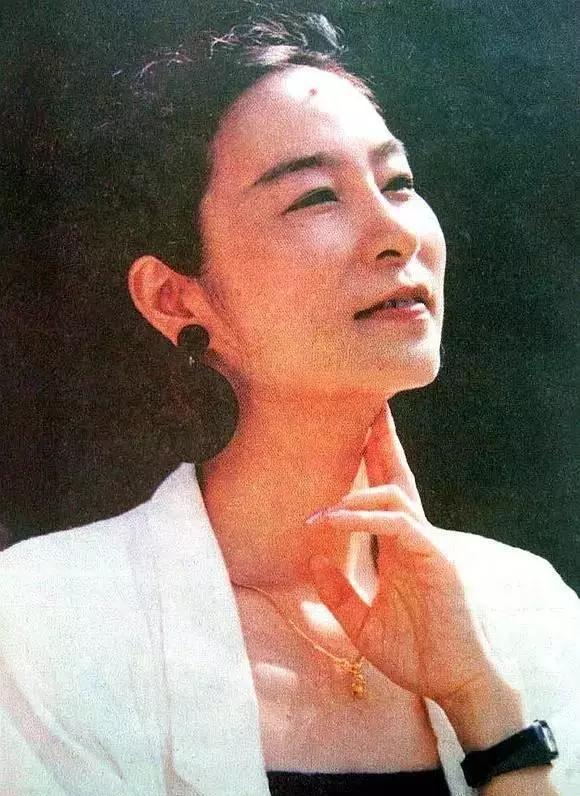 与奚美娟相爱多年的周野芒,为何转身娶了王之夏?