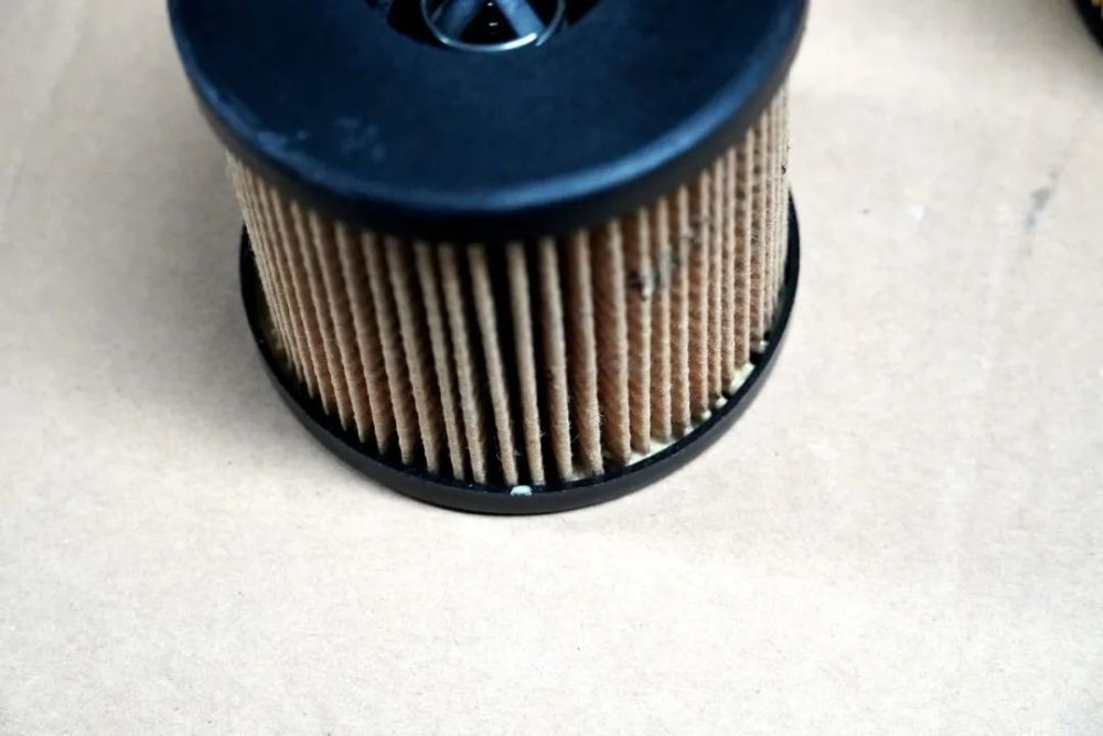 8使用的是全流试机油滤清器.机器本身带有机滤旁通阀.