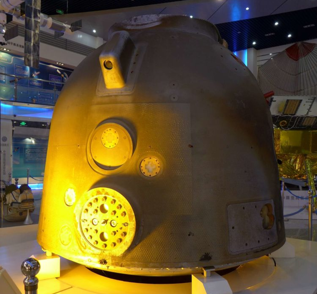 柔性充气式货物返回舱试验舱的返回方式