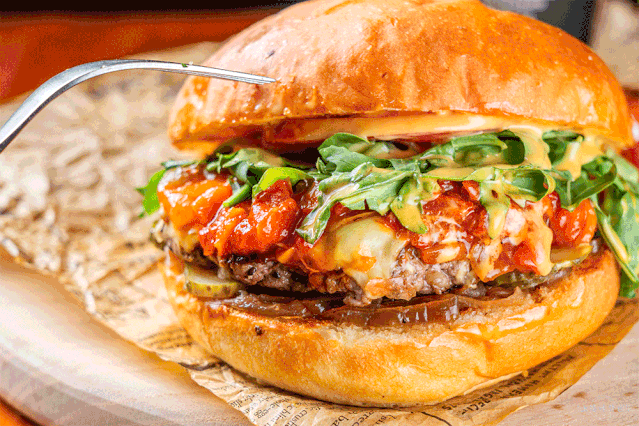 麦当劳mcdonalds,前面的mc是什么意思?