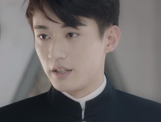 最后是刘学义饰演的林小庄,跟叶冲一样,他也是被清泉上野从小收养在