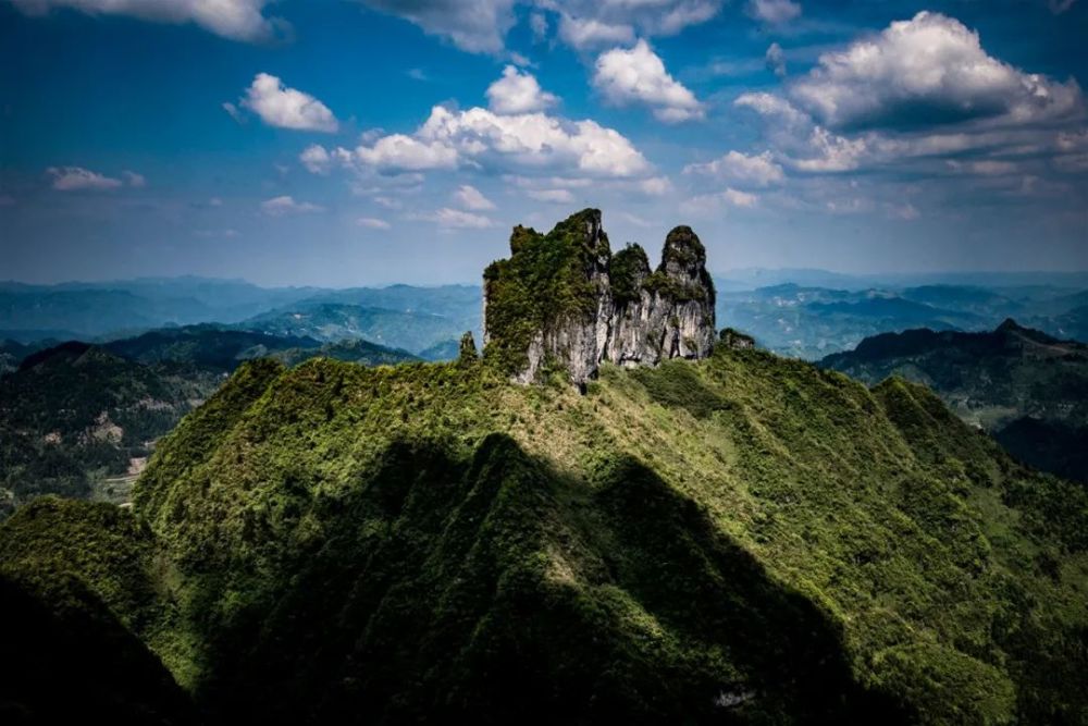 吕洞秘境,苗族圣山