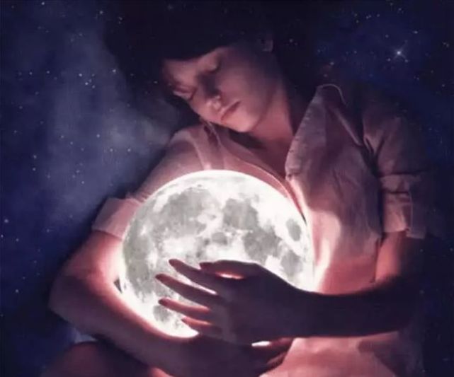 梦境中的凝视，解析多次梦见心仪男生的深层含义