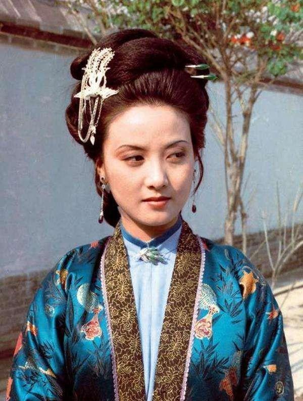 从王熙凤的例子来看,是不是女人的能力与文化水平无关?