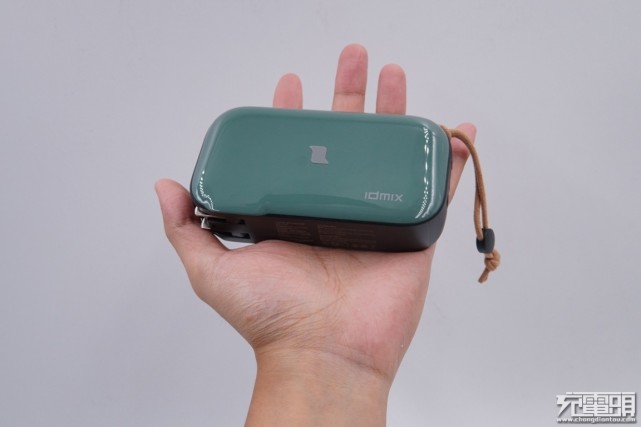 支持pd和无线快充10款适用于iphone12多功能充电宝选购指南