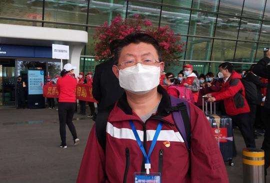 赖辉带队武汉战疫30天五旬赖老汉有点凶