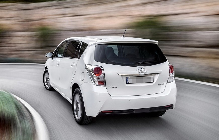 丰田爆发了高颜值旅行车亮相大7座自带双人床要啥杰德