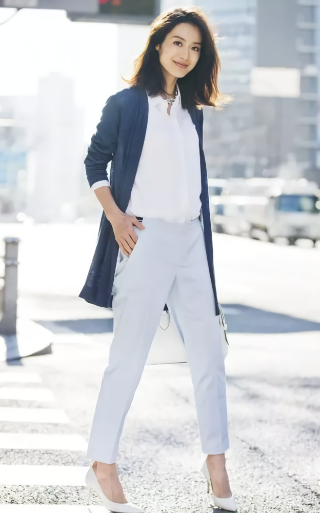 职业装拒绝死板看金融界的可可香奈儿怎么穿