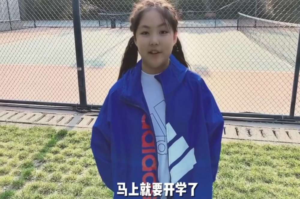 11岁王诗龄晒近照编脏辫酷劲十足却因戴口罩运动被网友提醒