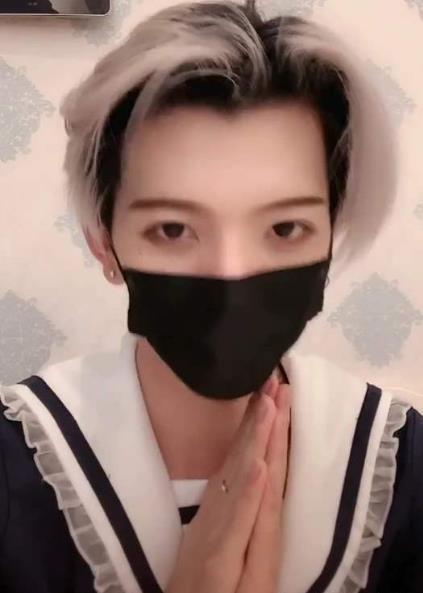 七鹤大人不满被叫鸭嘴兽染成白发后这颜值我可