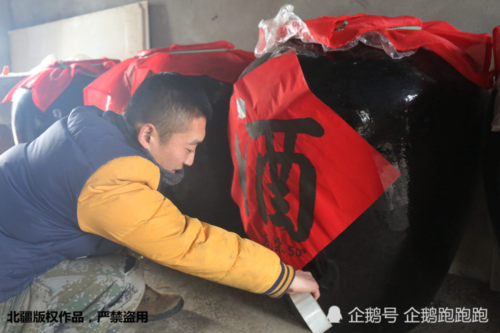 退役老兵自建农村酒坊专门烧制东北小烧靠卖酒日子越过越幸福