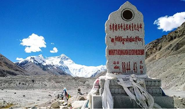 珠穆朗玛峰一半在中国一半在尼泊尔,为何属于中国?今天算明白了