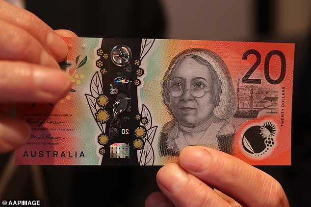 从这名叫做杰丹(jaydan)的男子分享的图片中可以看到,澳大利亚20元