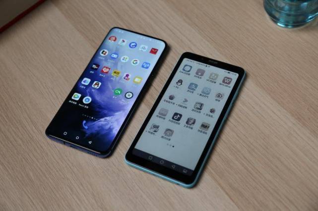 海信a5c彩色墨水屏手机上手简评是电子书还是手机